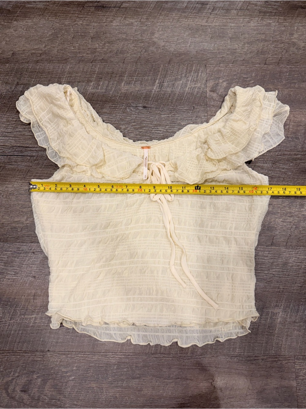 Free People Love You More Top Sz S Ruched Ruffle Flutter Sleeve Cream Coquette - Picture 6 of 6